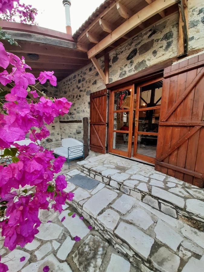 Blue Cottage Apsiou ภายนอก รูปภาพ