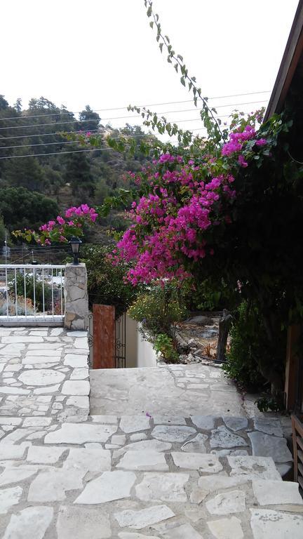 Blue Cottage Apsiou ภายนอก รูปภาพ